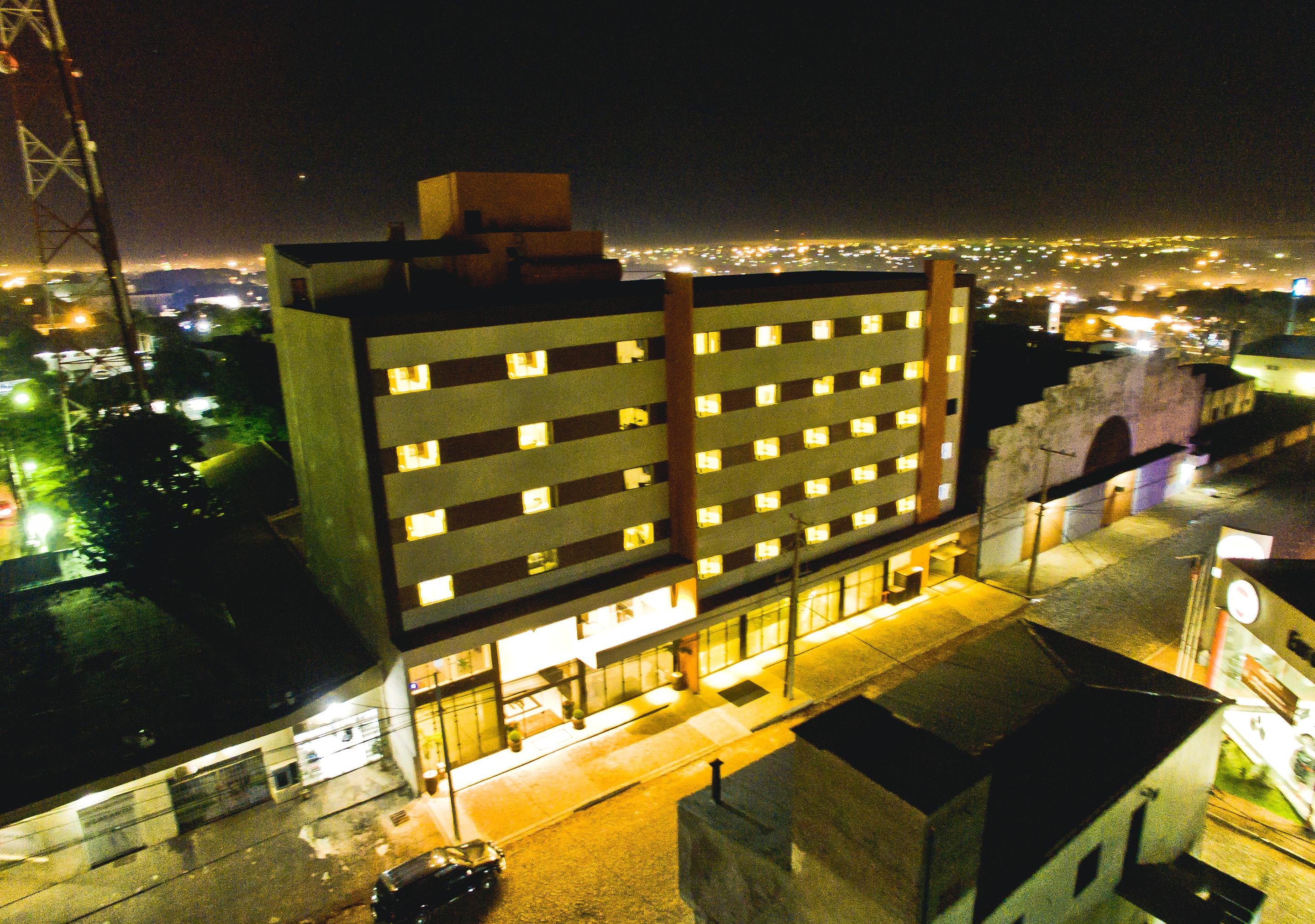 Megal Suites Hotel Ciudad del Este Exterior foto